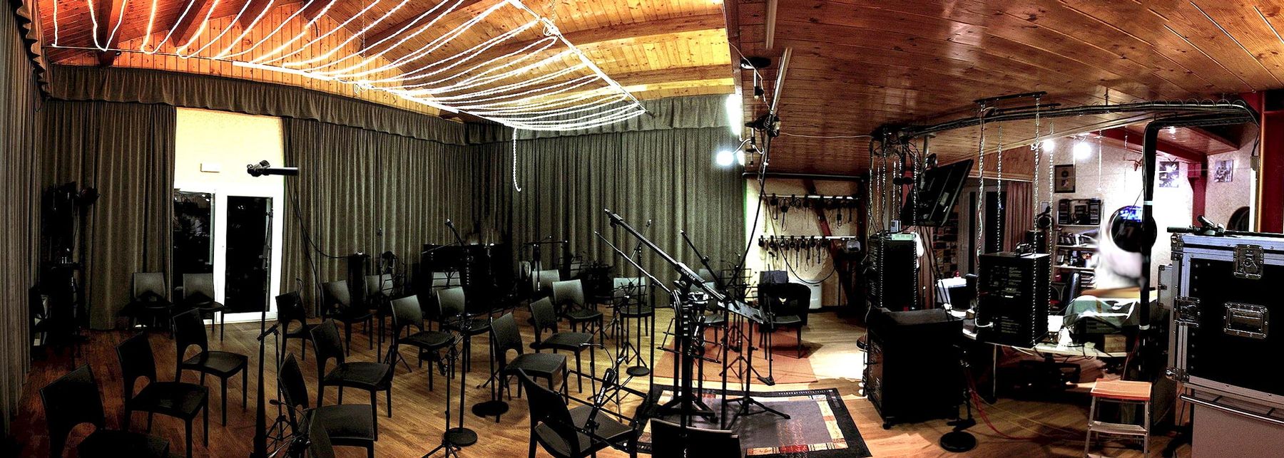 La sala pronta per una sessione